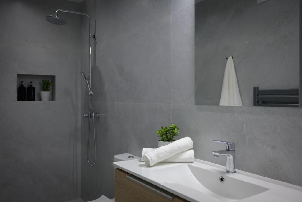 Apartment Onar Elegant Beachside *