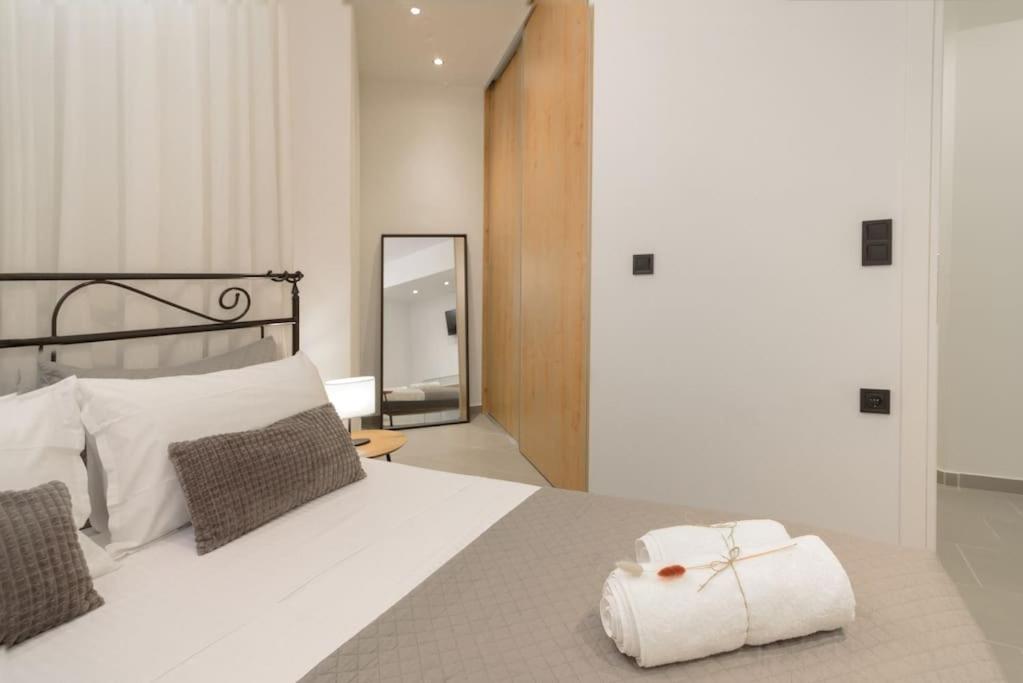 Onar Elegant Beachside