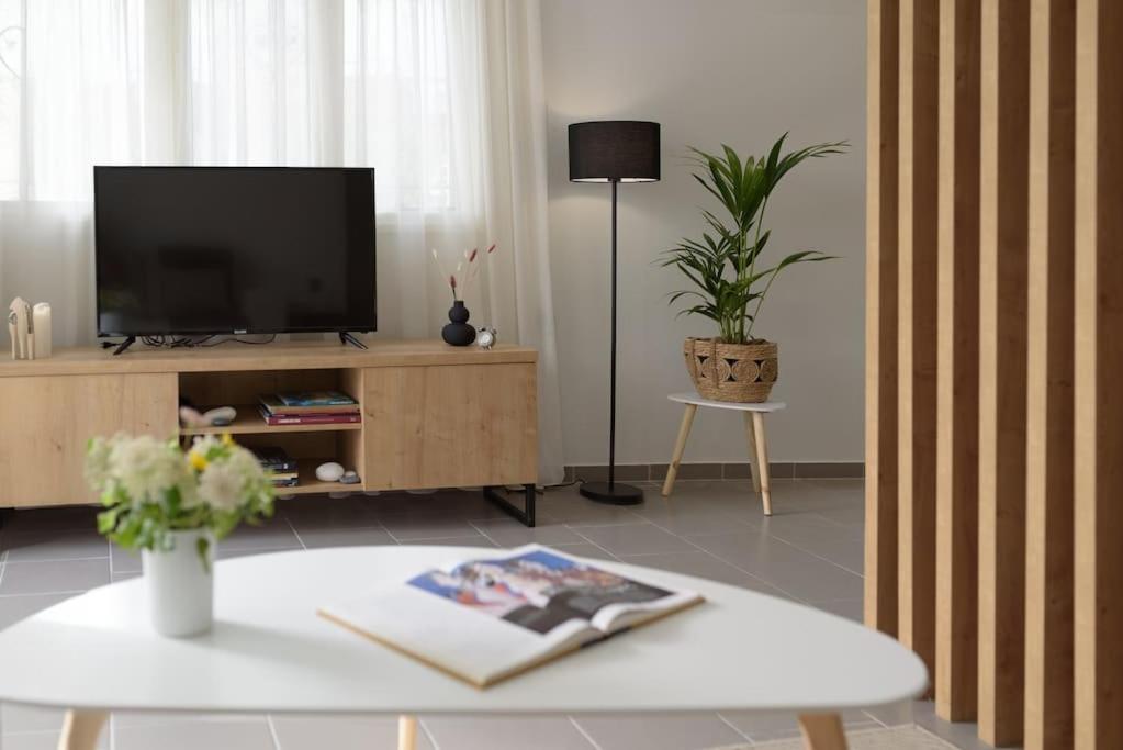 Apartment Onar Elegant Beachside