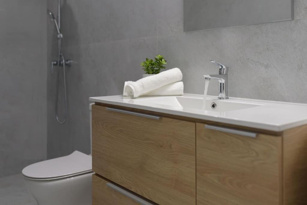 Onar Elegant Beachside Apartment Heraklion (Crete)