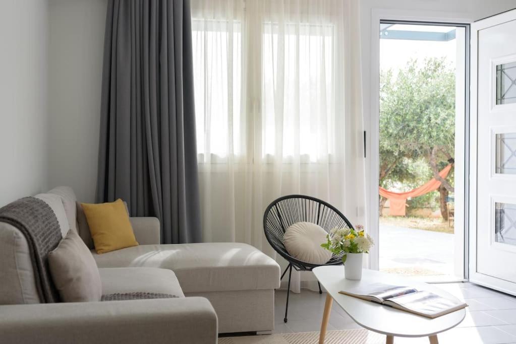 Onar Elegant Beachside *