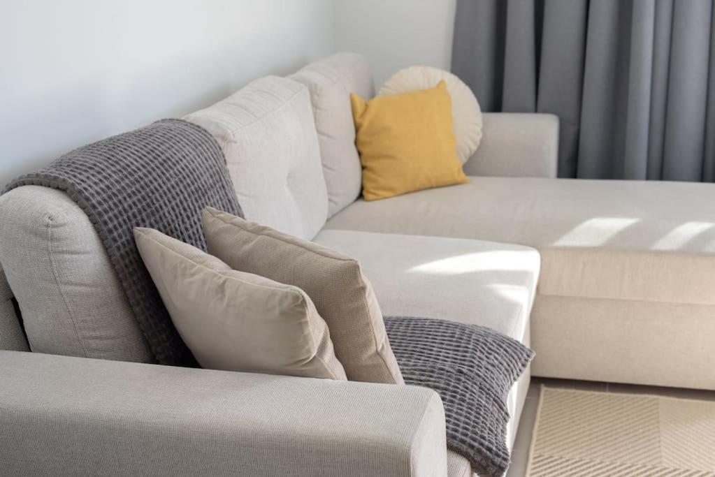 Onar Elegant Beachside