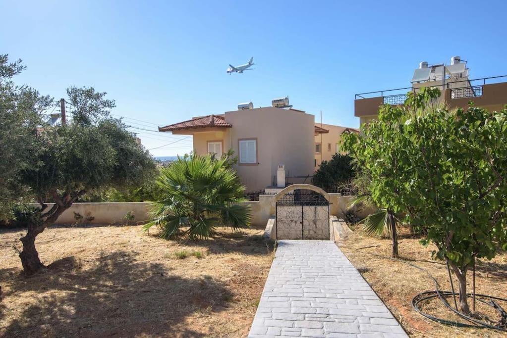 Onar Elegant Beachside Apartment Heraklion (Crete)